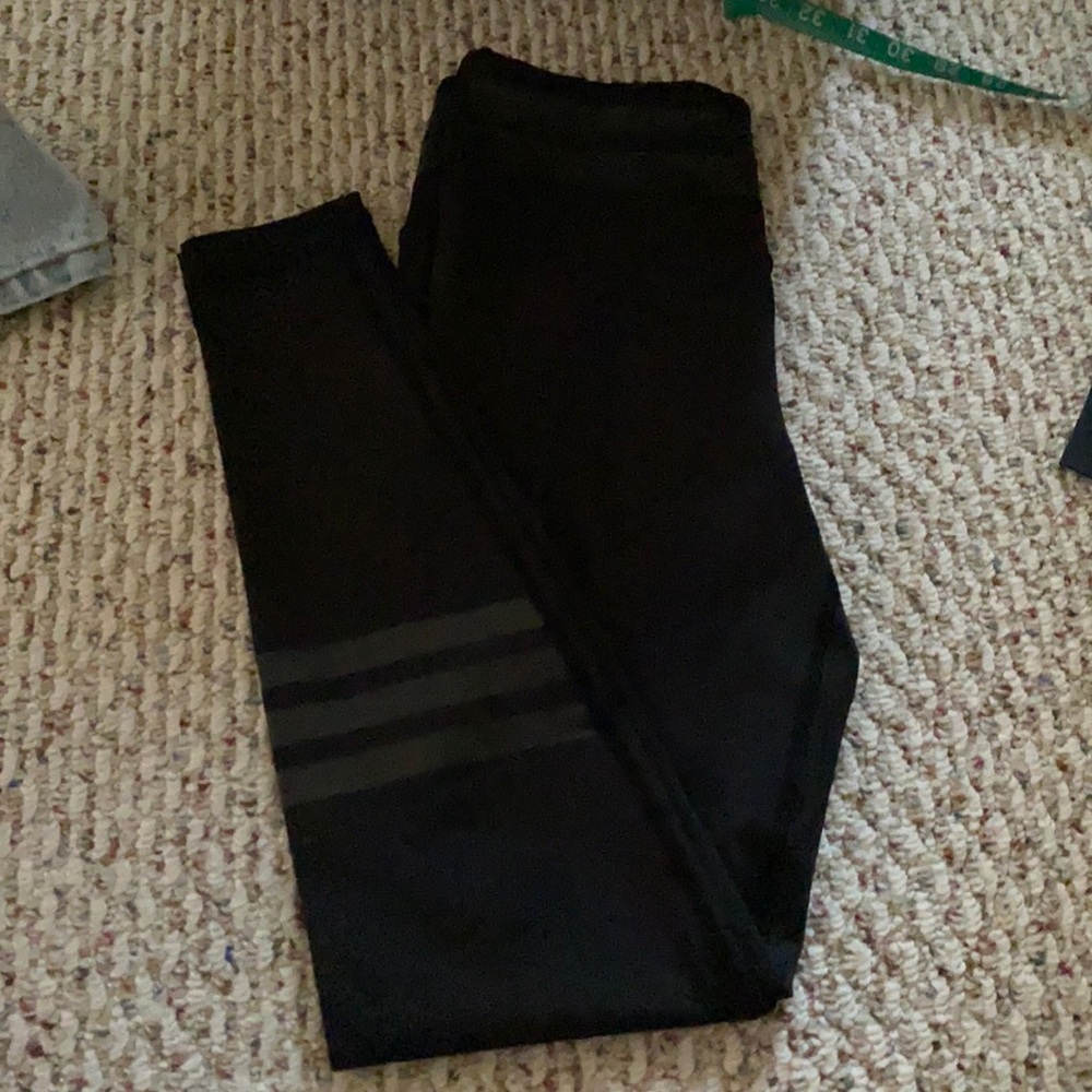 lilybod black leggings w pleather detailing